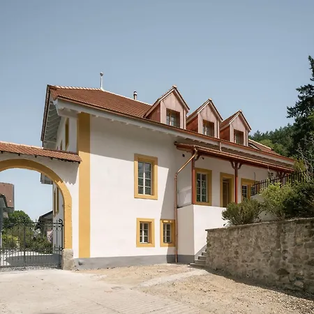 Chateau Marnand - Appartement Louis XVI Апартаменты Granges-pres-Marnand